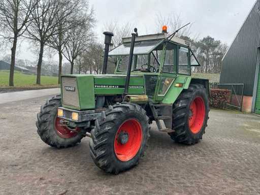 Fendt Favorit 614 LS 1981 Tractor agricol cu tracțiune integrală