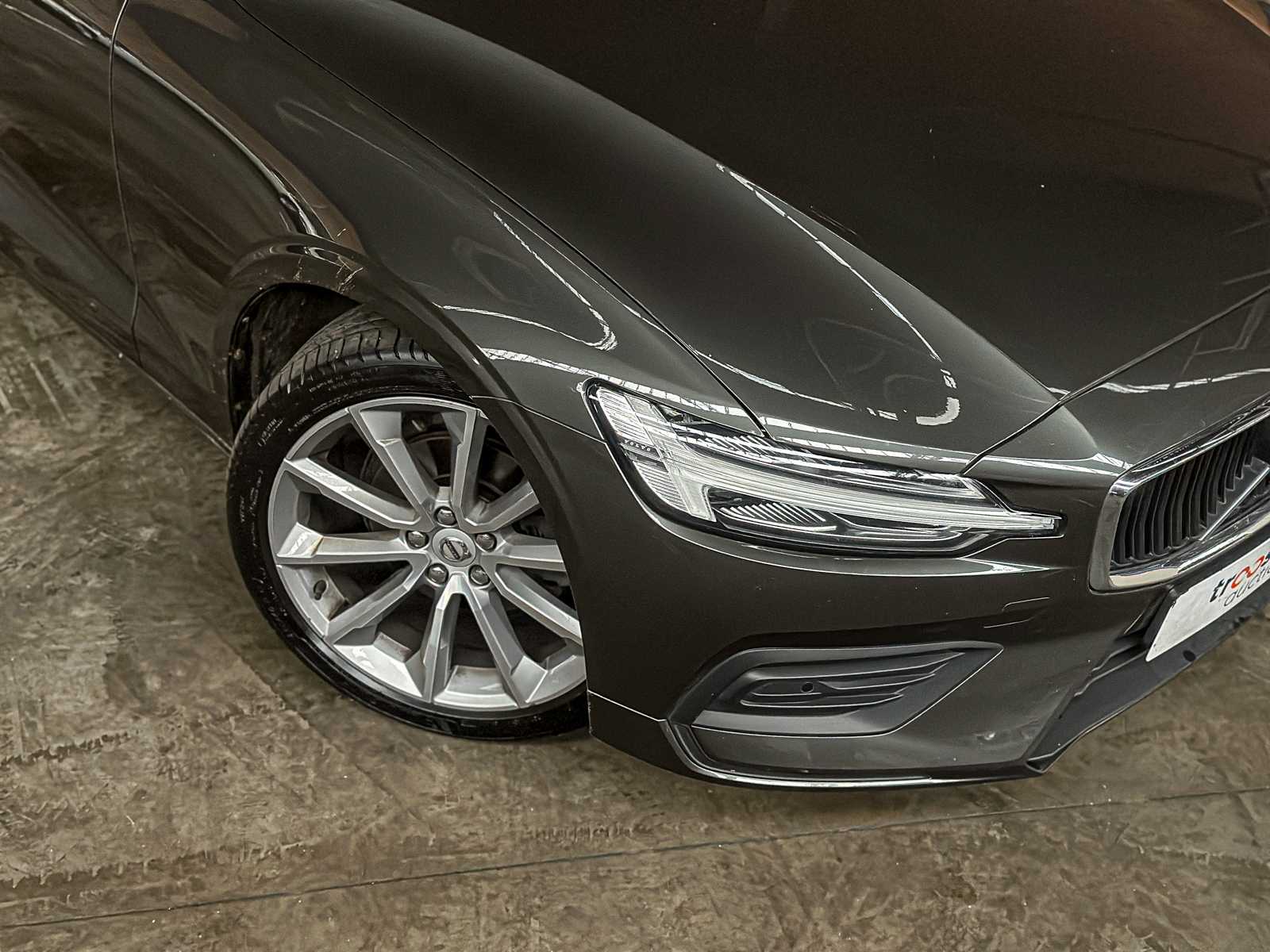 Volvo V60 2.0 T4 Momentum Proline 188pk 2019 (Original-NL), ZP-740-L