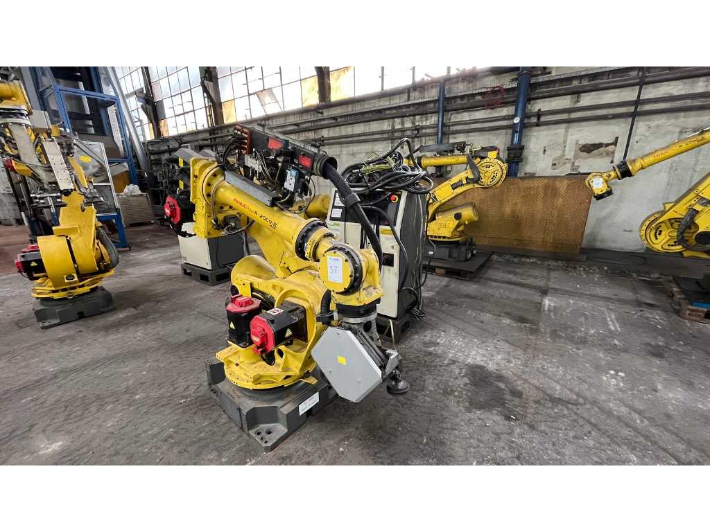 2008 Fanuc R-2000iB/165F Handling robot