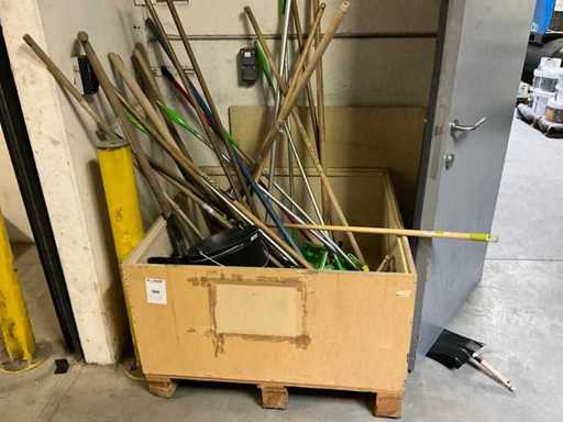 Partia środków czystości