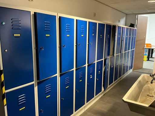 Locker cabinet (7x)