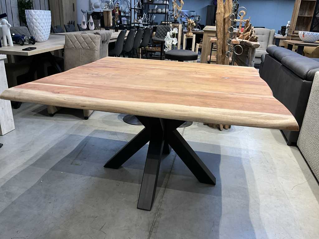 Table de salle à manger design acacia 150cm