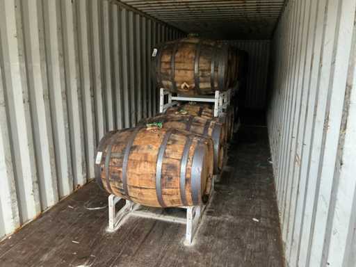 Single Grain & Malt Whisky (17 barrels, 3,691 liters, aged 3 to 10 years)