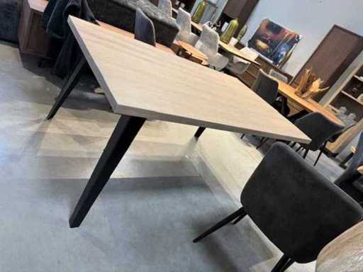 Massief eiken tafel
