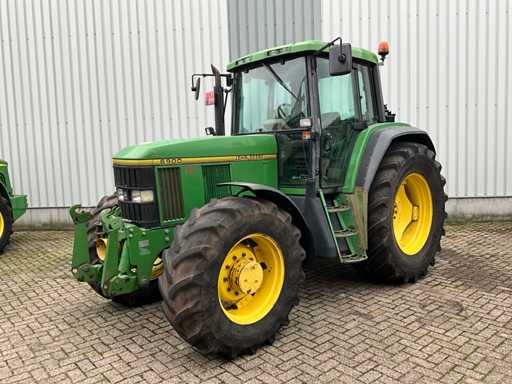 John Deere 6900 Vierwielaangedreven landbouwtractor