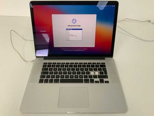 Apple A1398 15-calowy laptop MacBook Pro MGXA2N/A