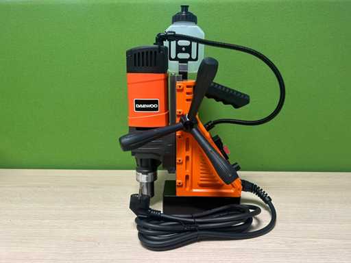 Daewoo - 2025 - DAMCD1600 - Magnetische boormachine