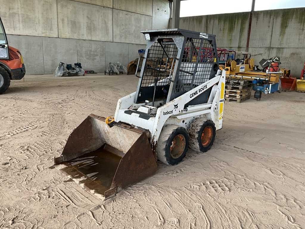 BOBCAT 440B Skid Steer Loader