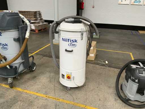 2010 Nilfisk R104V Aspirateur industriel