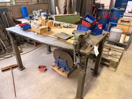   Welding table with contents