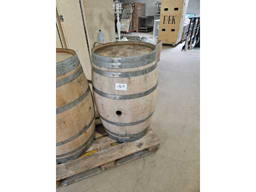 1x Wine barrel 200l