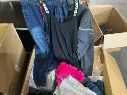 Partij diverse kleding (52x)