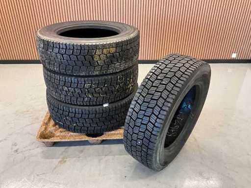 4x 295/60R22.5 Retread Truck Tire