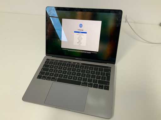 Apple A2159 13-calowy laptop MacBook Pro MUHN2N/A