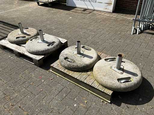 Concrete parasol bases (4x)