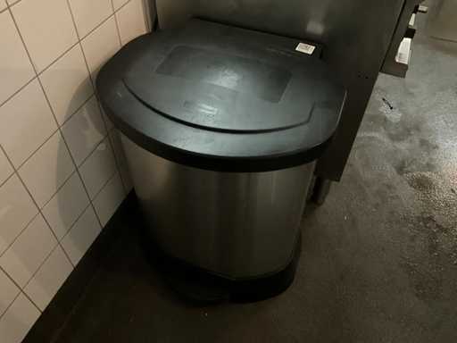 Rubbermaid - Pattumiera a pedale