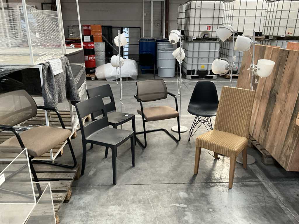 6x diverse stoelen + 4x vloerlamp