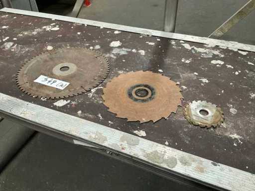 Various saw blades (3x)