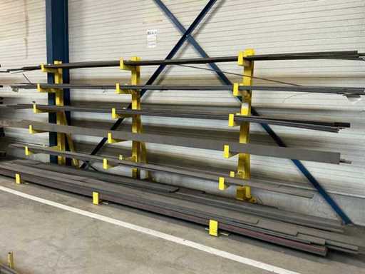 Partia różnych stali płaskich i okrągłych