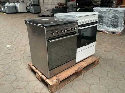 Smeg und ein Electrolux-Herd (2x)