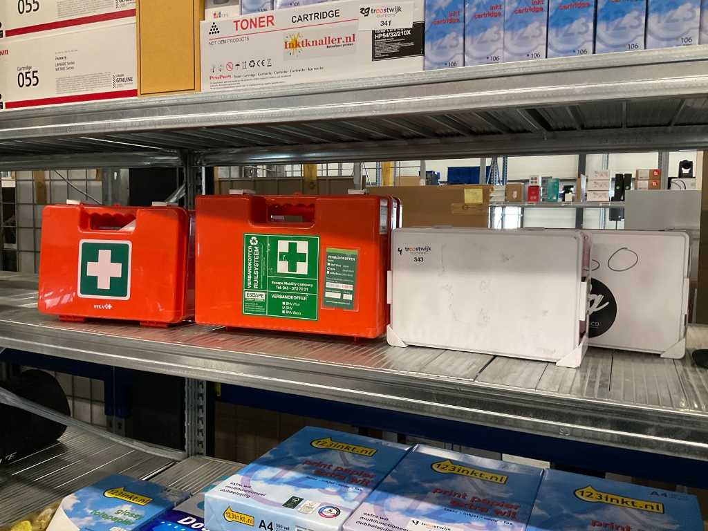 First aid kits (4x)