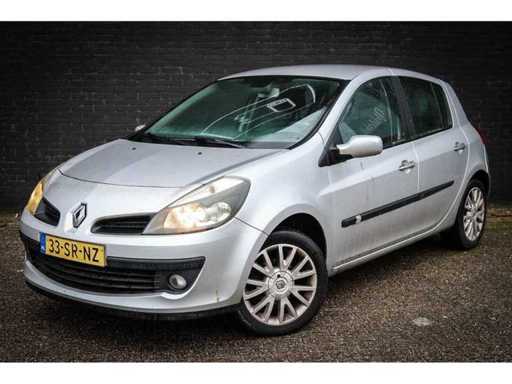Renault - Clio - 1.6-16V Dynam.Luxe  33-SR-NZ