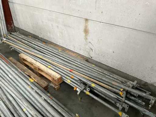 Scaffolding braces (45x)