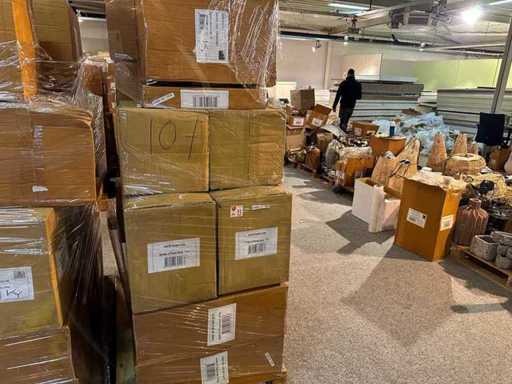 Lot decoration, Retail value €2,300