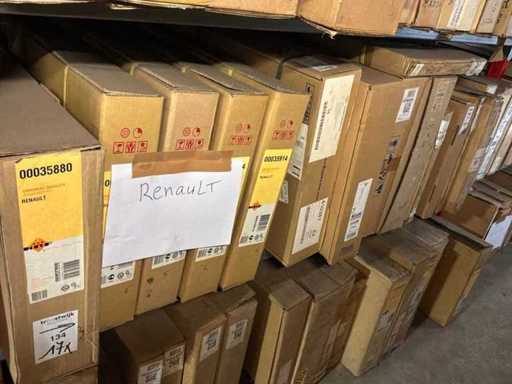 Diverse condensatoren en radiatoren voor o.a. Renault (17x)
