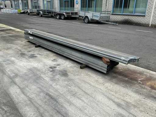 Metal Stud Vertical Sfc Low 75 (64x)