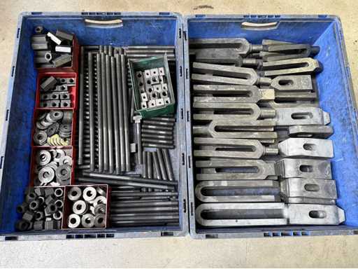   Post clamping devices
