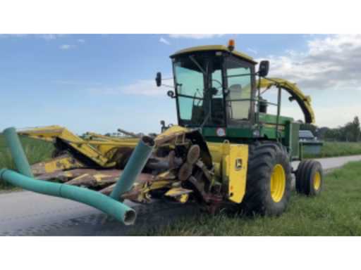 8280d3aa-be64-4003-a53d-44a3aaaa2433.mp4