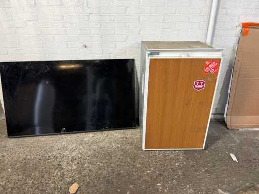 Bosch KIR18A21 refrigerator | Hisense 55A6KTUK Television