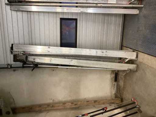 4 x Zwischenwandverschluss LKW - Spannbrett 2400 - 2700 mm + Spannstange