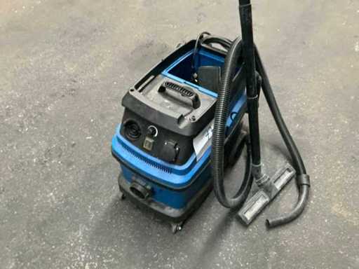 Industrial vacuum cleaner
