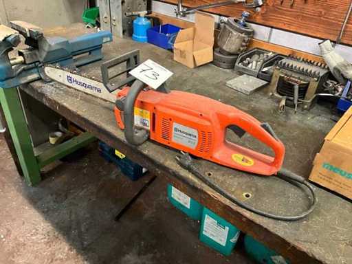 Husqvarna 317 Chainsaw
