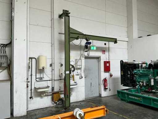 Pillar slewing crane