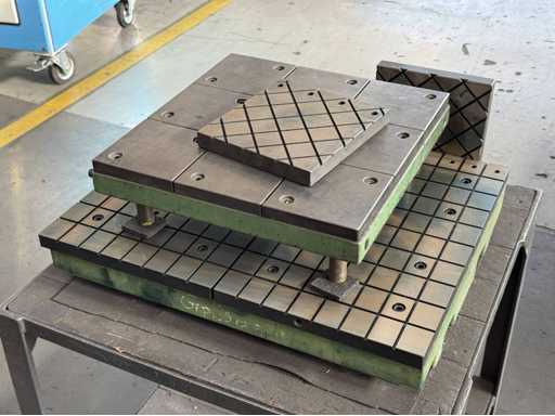   Batch of clamping plates