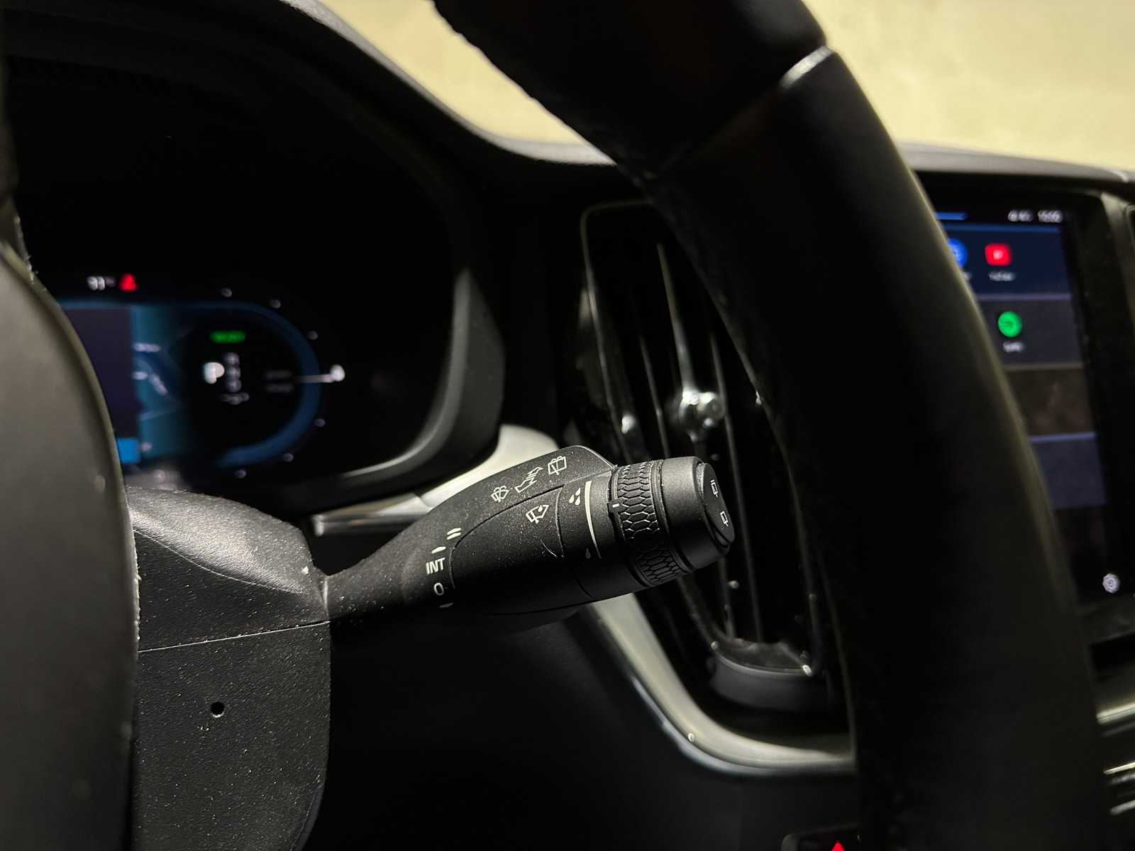 Volvo XC60 2.0 T6 Plug-in hybrid AWD Core Bright 253pk 2027 (Origineel-NL+1e eigenaar), S-190-RP