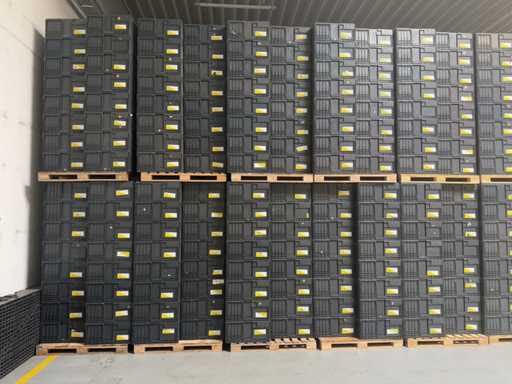   Beaucoup de boîtes en plastique