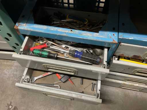 Kommode mit Inhalt (3x)