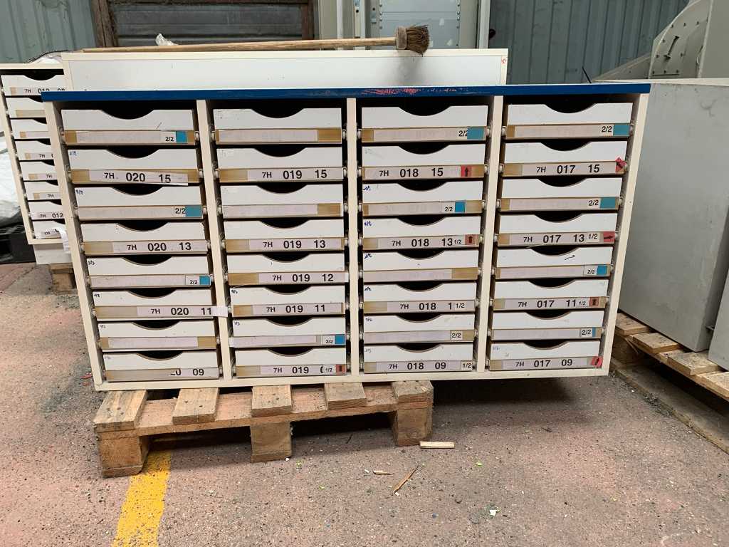 Drewniane szuflady do przechowywania próbek laboratoryjnych (6x)