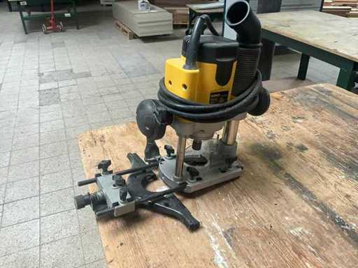 DEWALT DW620 Router