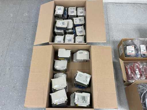 Batch Schneider verschiedene Ein- und Ausgangsmodule