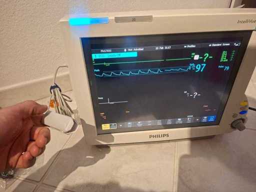 Philips - Intellivue MP70 with X2 transport module, ECG trunk cable, SPO2, NIBP - Various medical equipment