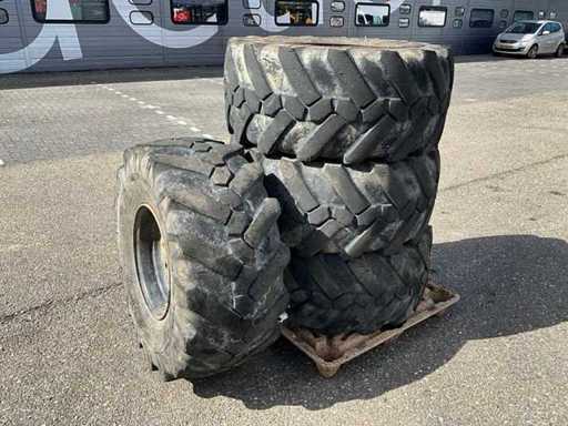 4x Michelin 445/70 R19.5 XF avec jante