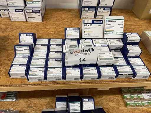 Kisten mit Holzschrauben