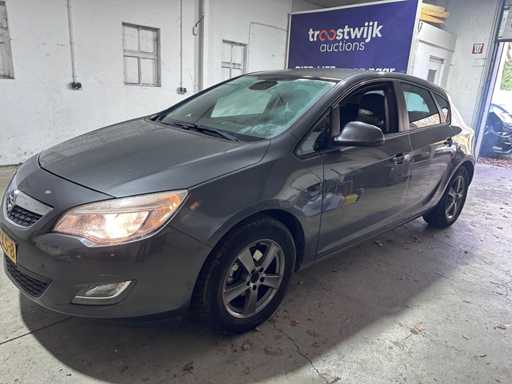 Opel - Astra - 1.4 Turbo Edition - 99-LKS-8