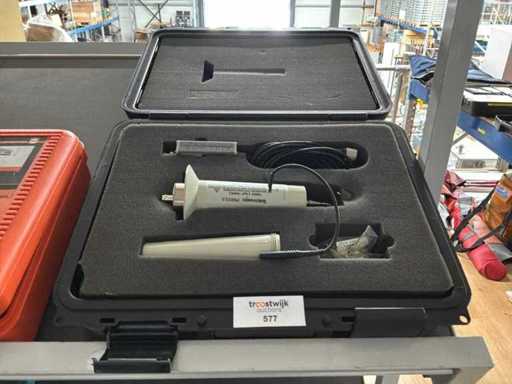 Tektronix P6015A Voltage probe