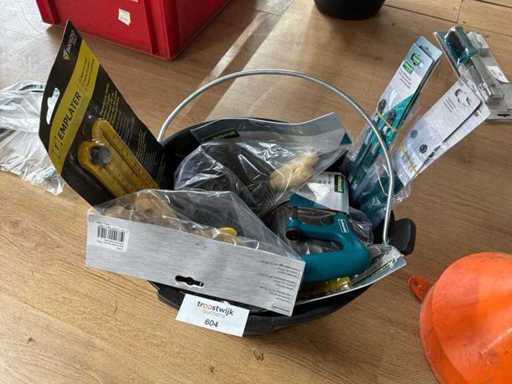 Technocraft Verschiedene Handwerkzeuge im Eimer